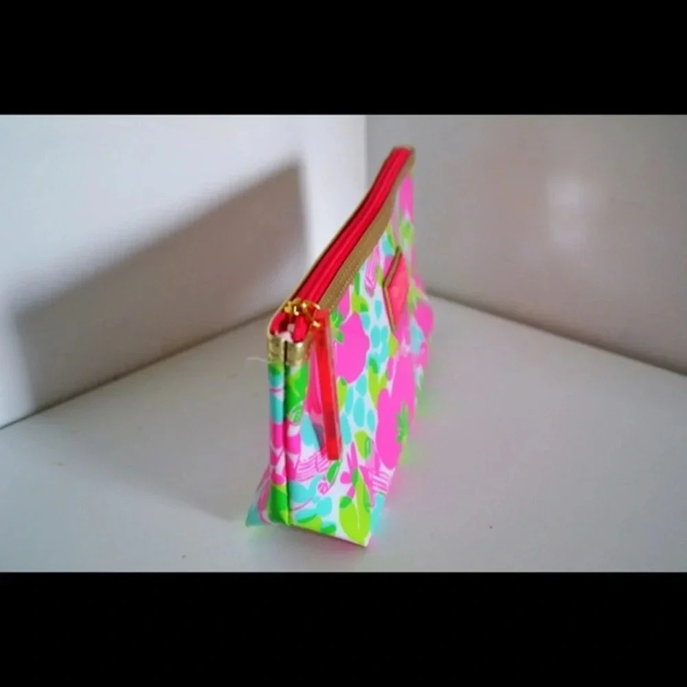 NWOT Lilly Pulitzer make up clutch